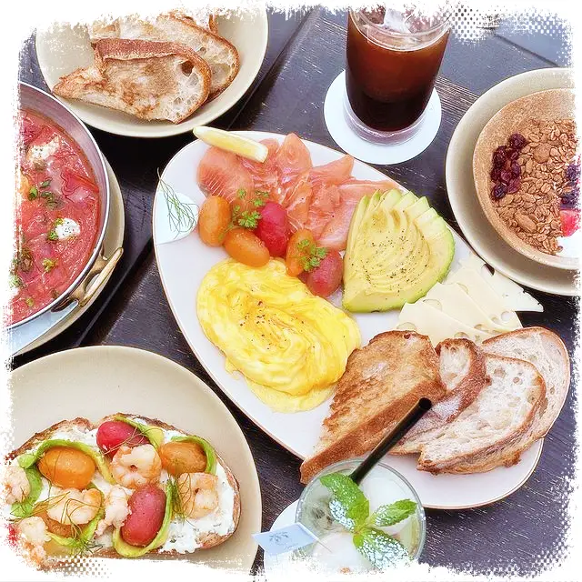 석촌호수 벚꽃구경 데이트코스 롯데월드타워 뷰맛집 전망 좋은 캐쥬얼바 잠실 송리단길 카페 칵테일바 추천