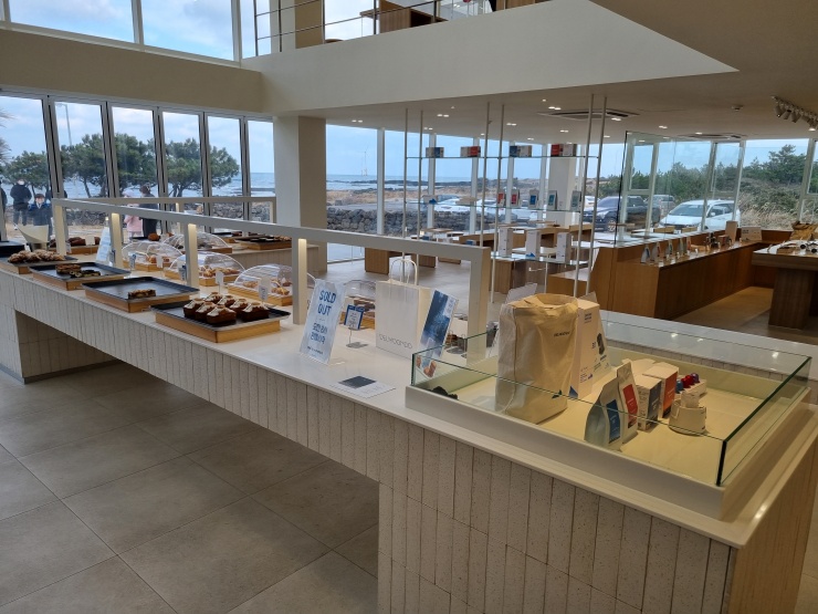 내부-빵-진열-가격-정보