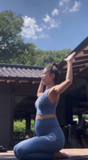 김윤지가 인스타그램에서 일상과 다이어트 근황을 공유하는 모습