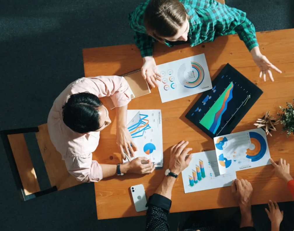 디지털 노매드를 위해 수업을 받는 모습