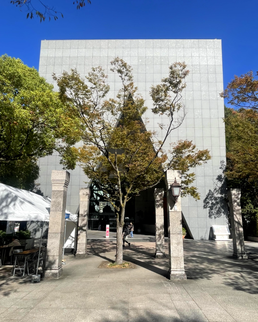 아크로스 후쿠오카 주출입구2