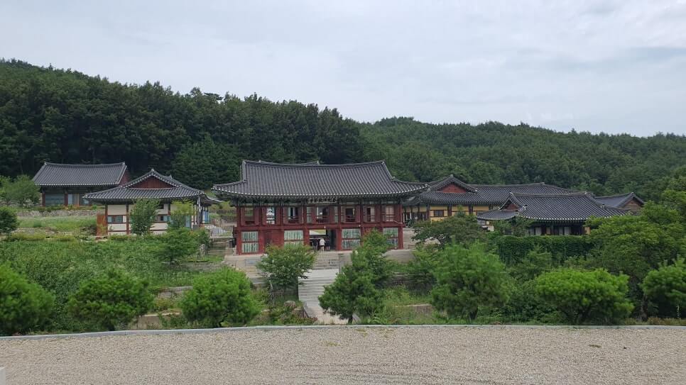 고성 건봉사 : 석가모니 부처의 진신 치아사리를 볼 수 있는 절 민통선 너머 숨겨진 천년의 성지