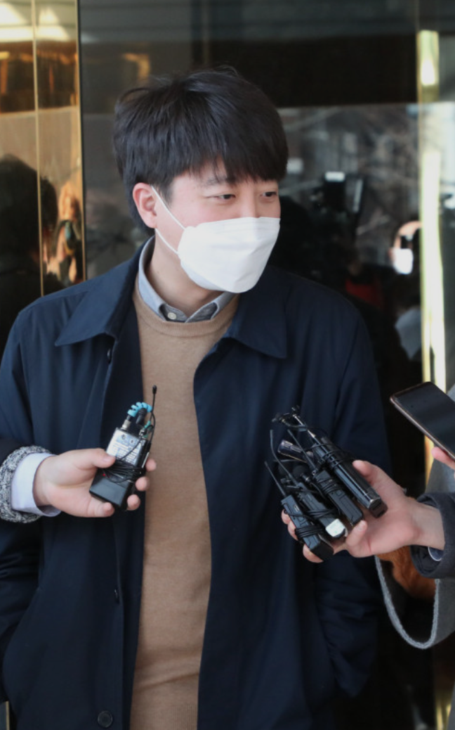 이준석