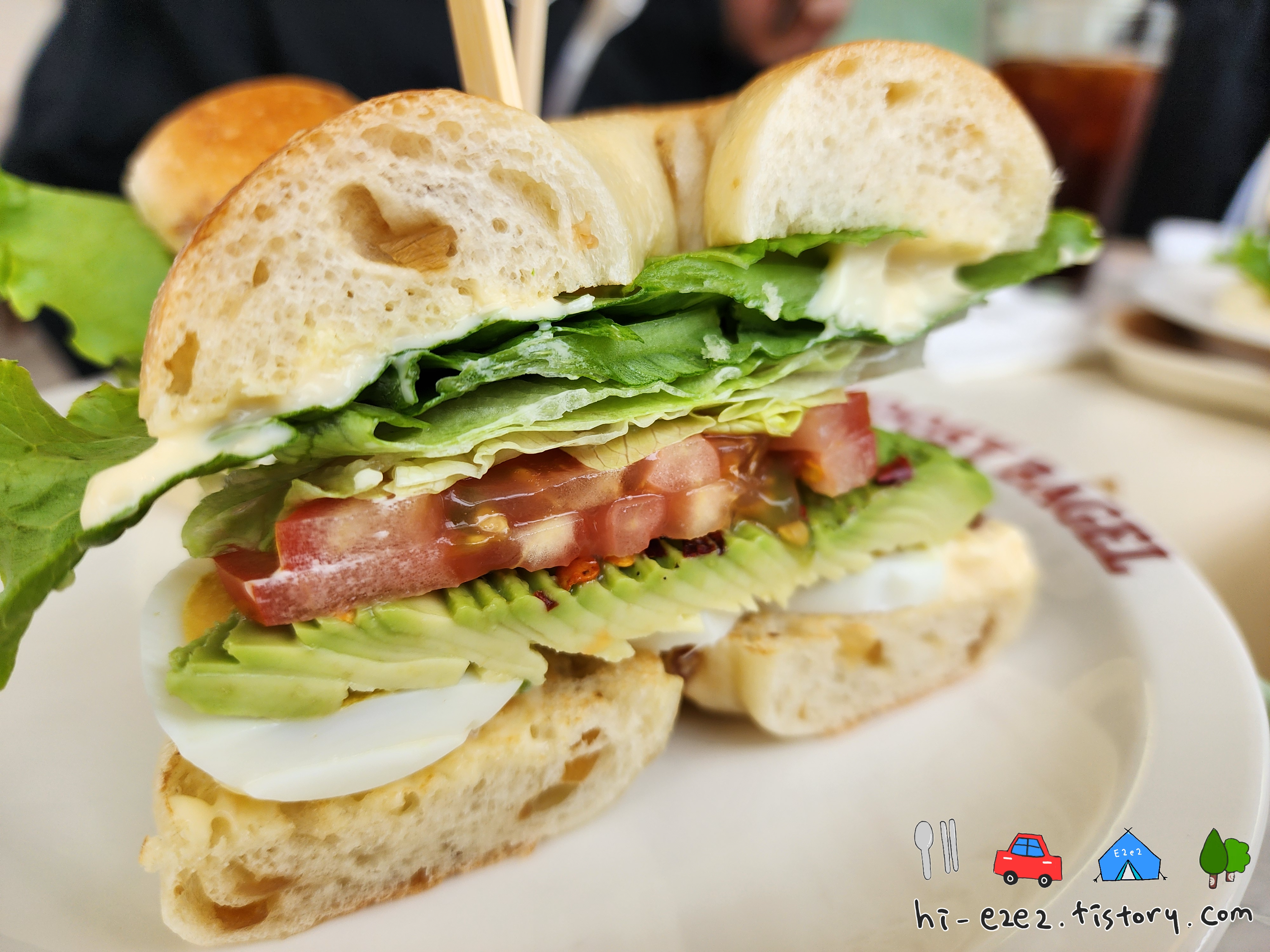 아보카도샌드위치