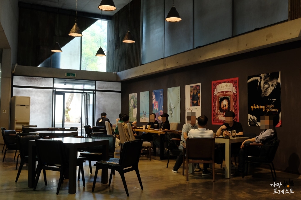 나인블럭 헤이리점 내부