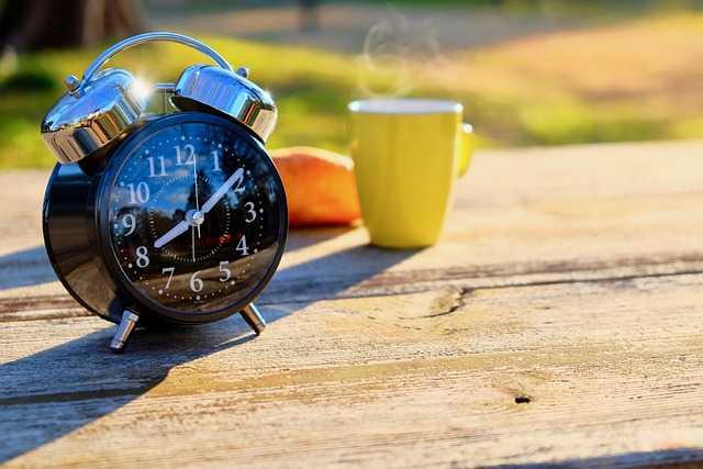 시계와 커피
