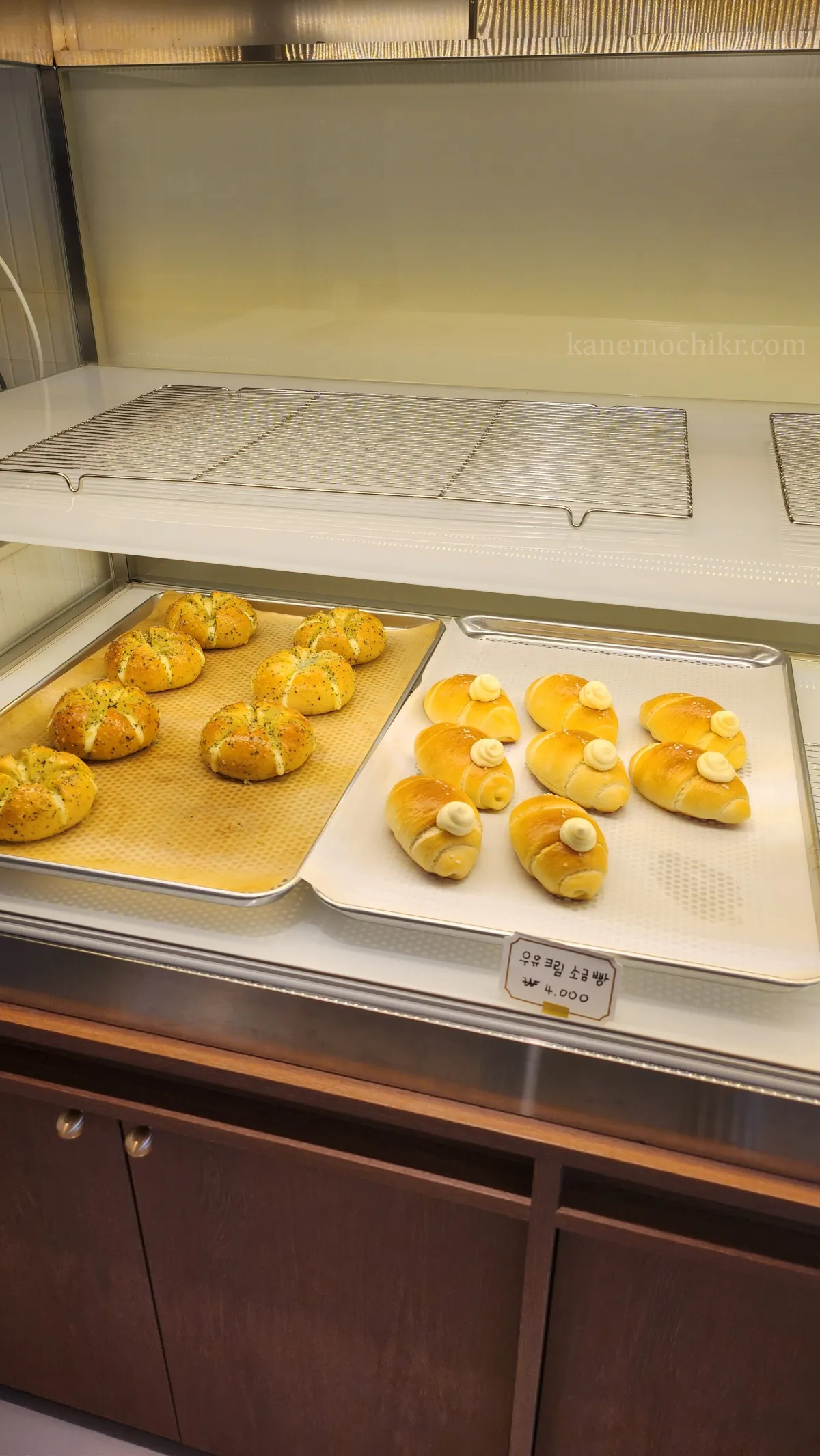 리옹베르-카페-우유크림-소금빵