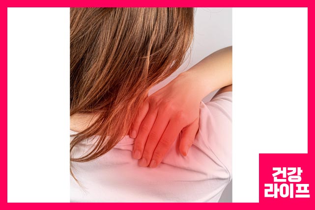 목 어깨 통증