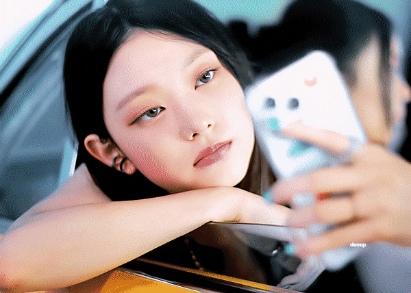 뉴진스 해린 핸드폰