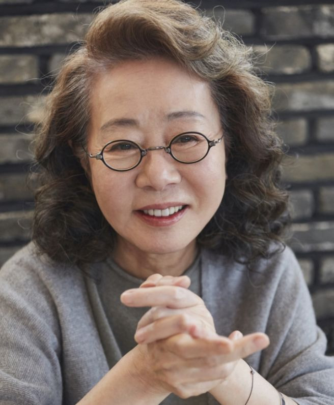 윤여정 팔순 잔치 총정리｜나이&middot;정재승&middot;김수철 축하공연&middot;오스카 트로피&middot;프로필