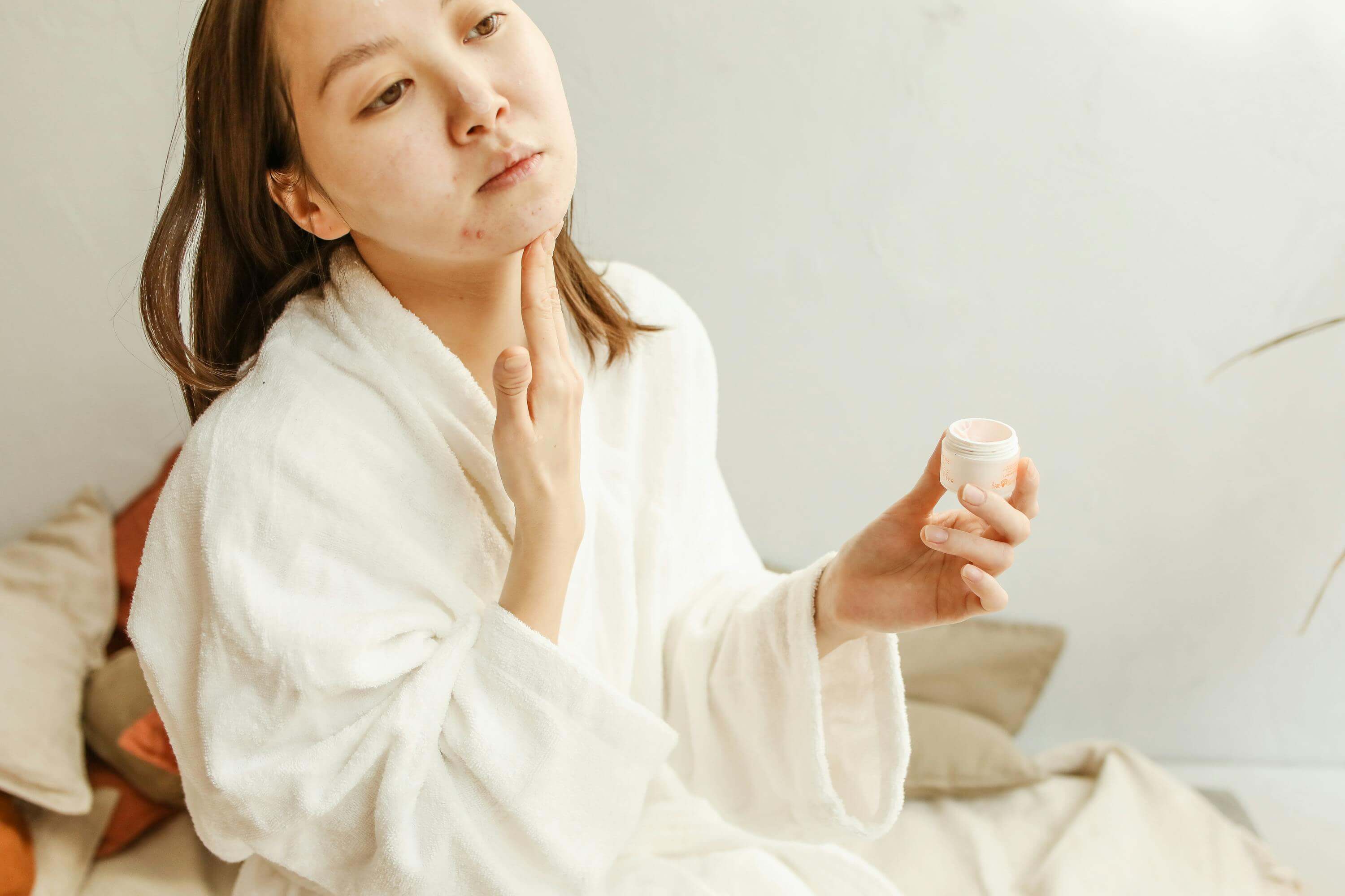 에어컨 피부 건조 막는 법 : 여름에도 피부가 당기지 않는 습관