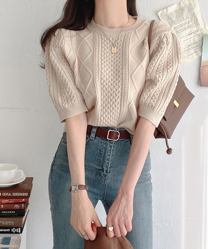 브런치 꽈배기 소프트 라운드 5부 반팔 크롭 니트