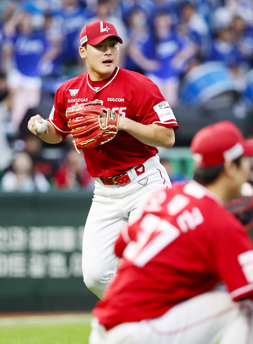 SSG 랜더스 조병현 투수 투구 장면