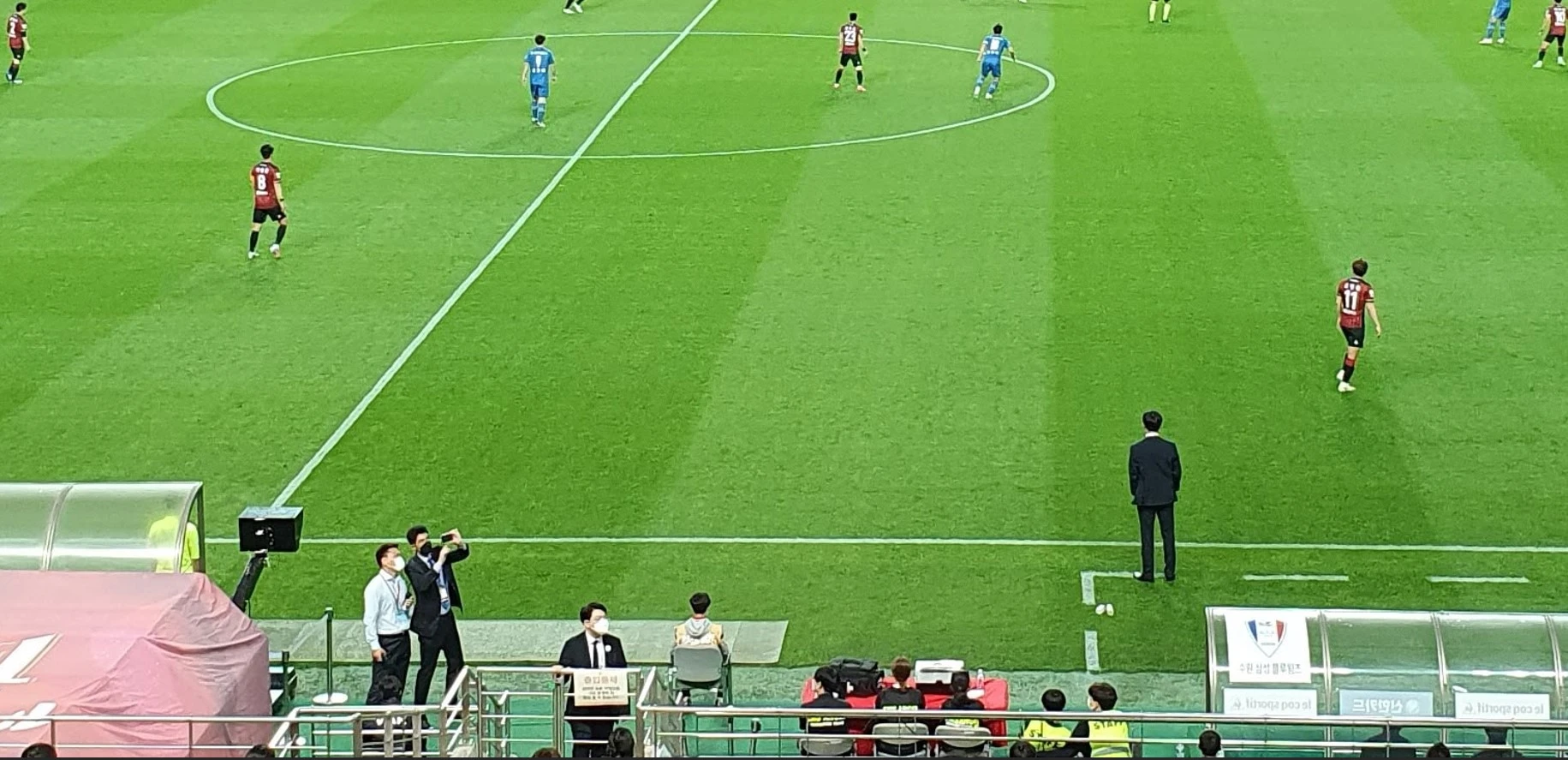 좌석에 앉아서 볼 때 실제 거리입니다.