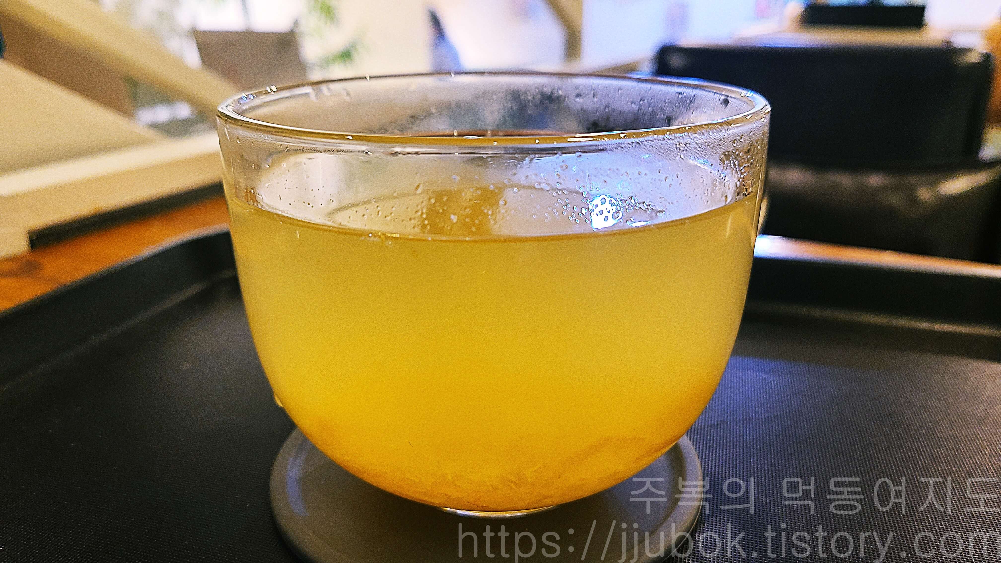 카페-리틀-포레스트-유자차-맛