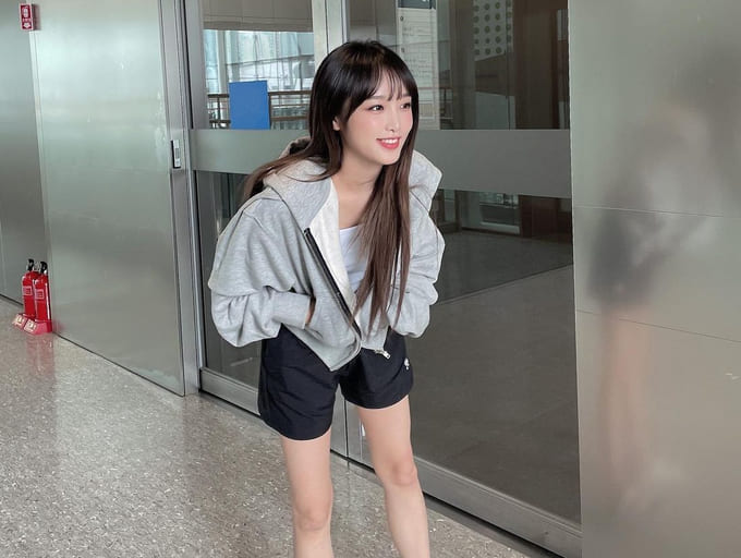 최예나 사복