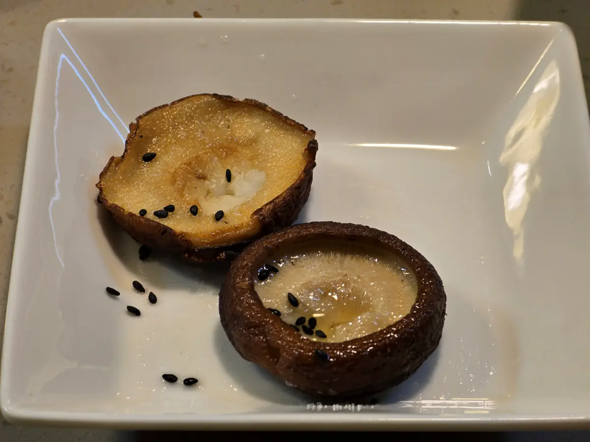 즐거운 술상 3번째 코스 음식: 참나무 표고버섯 구이