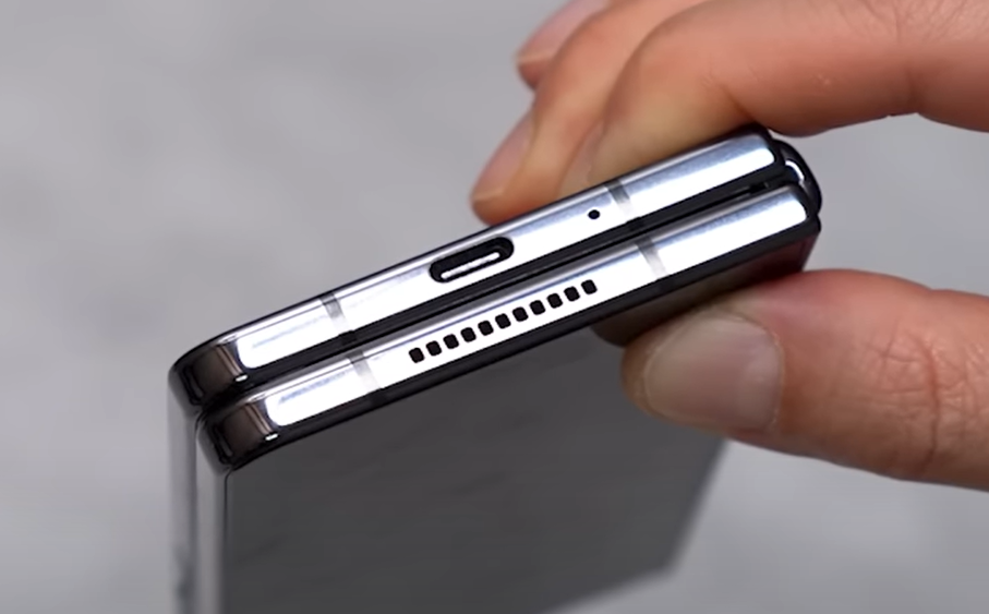 갤럭시Z 폴드5 - 얇아진 두께