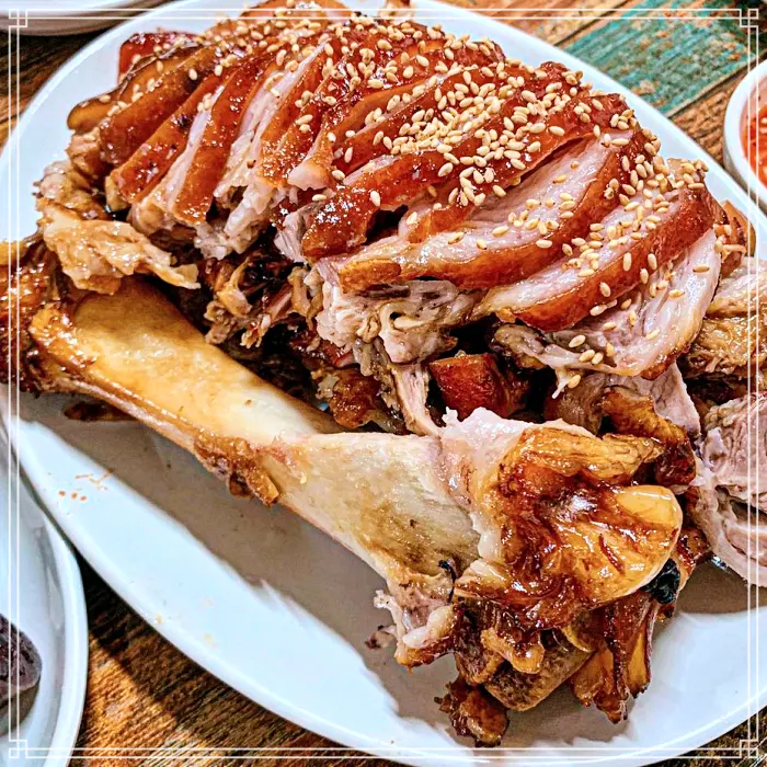 마포, 공덕 맛집 20년째 골목을 지킨 전통의 맛 한방 족발