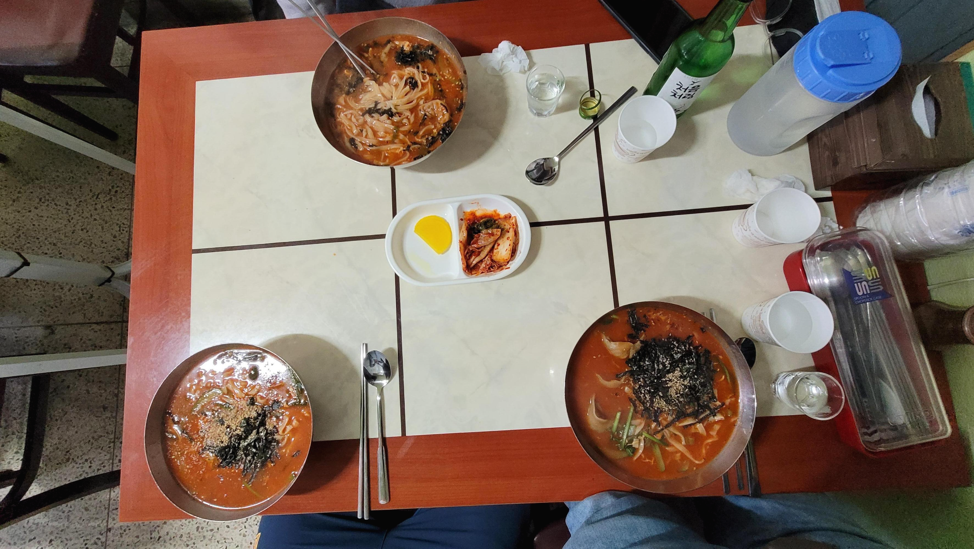 오뚜기칼국수의 장칼국수 세 그릇