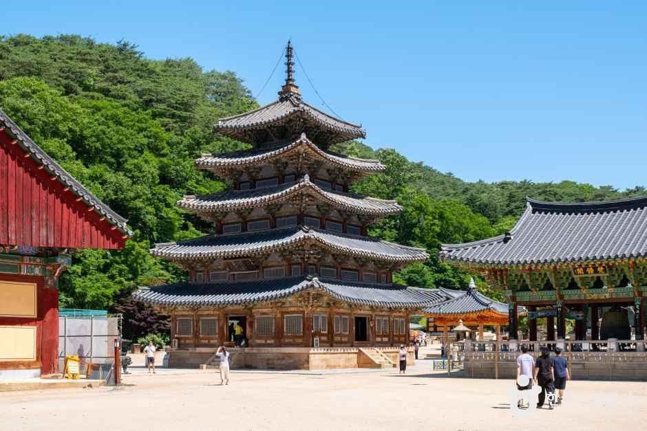보은 속리산 법주사 팔상전과 경내 풍경