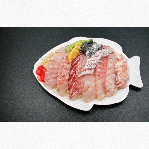 민어 머리와 회 세트 구성