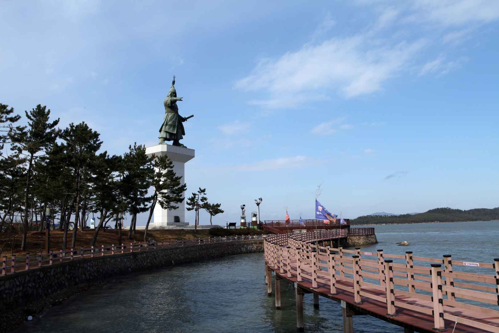 충무공 이순신 동상