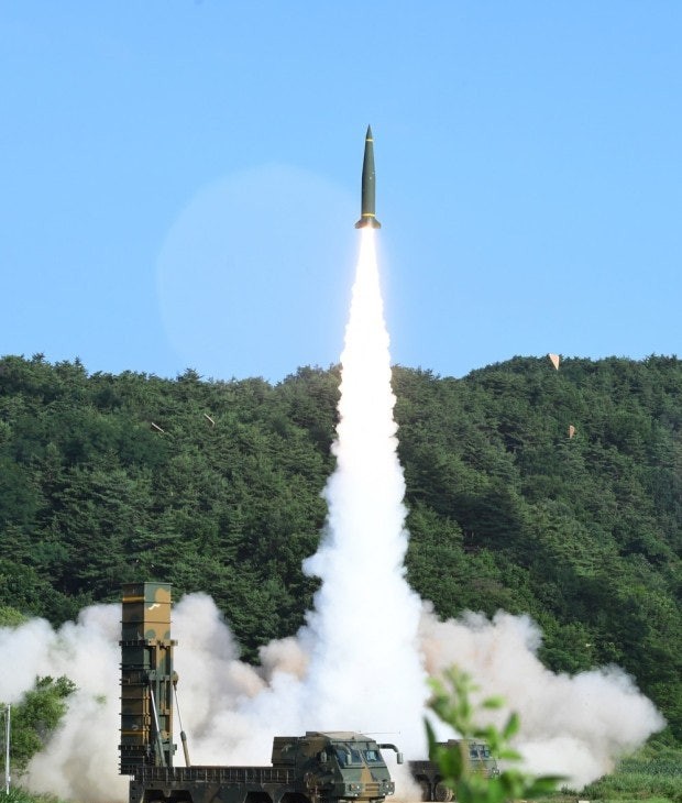 현무-5 &lsquo;괴물 가방&rsquo; 실체와 현무-6 진화 계획, 한국형 벙커버스터의 위력은? 관련 사진