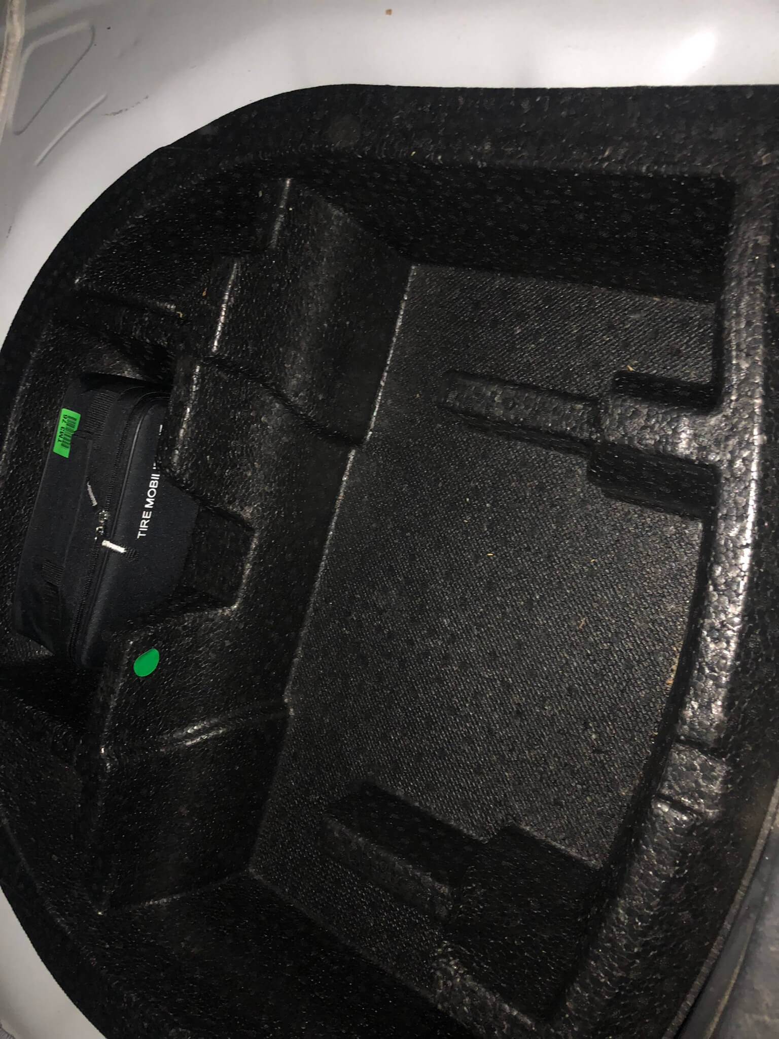 침수차량 구별법(스페어타이어 보관장소 확인)