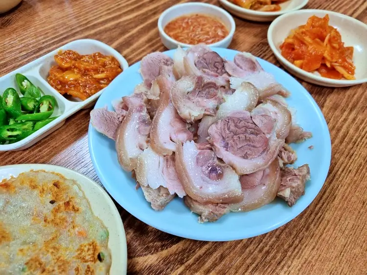 신계숙의 맛터싸이클 다이어리 고향 노포 47년 전통 메밀 막국수 맛집 추천