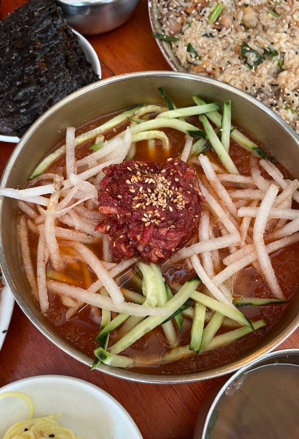 향화정 육회물회