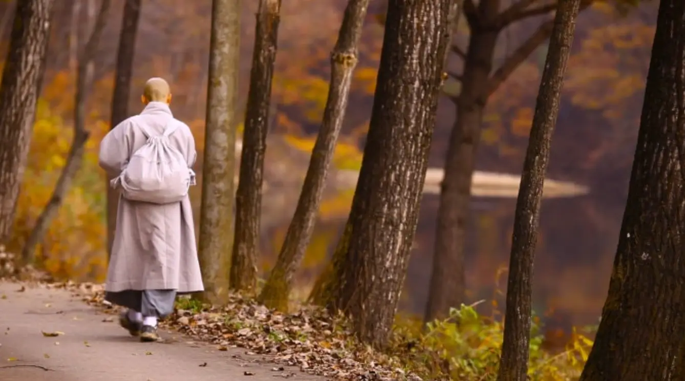 영화 속 수행자의 모습