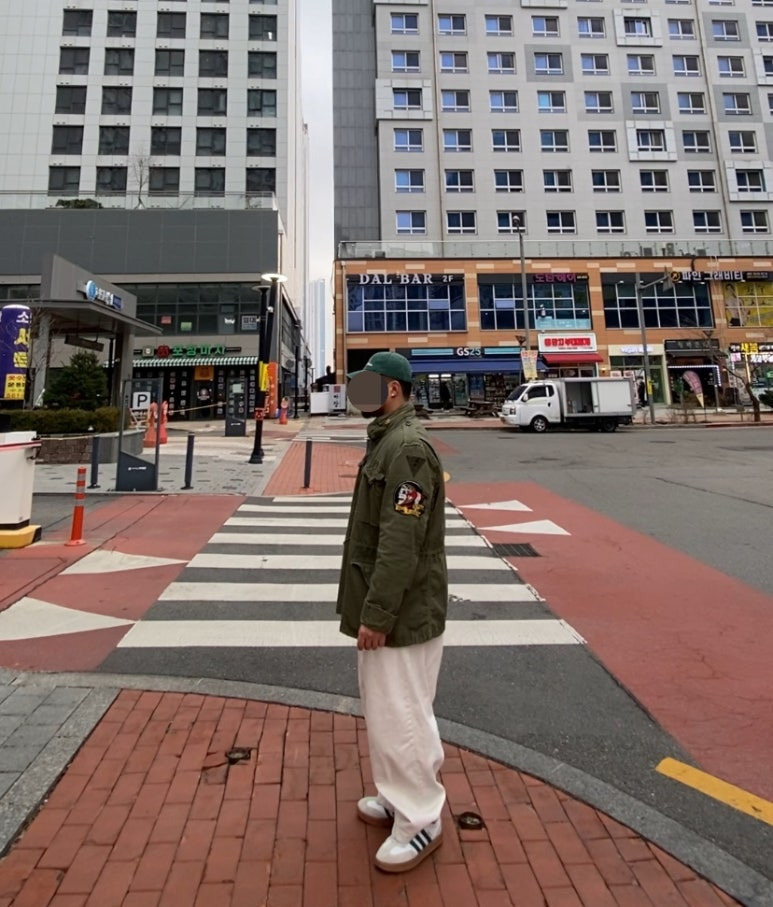 데일리룩('25.12.27.)브이투 스톤워싱 빈티지 볼캡, 폴로랄프로렌 야상자켓 빈티지 야상 M-65, 유니클로 모크넥니트, 무신사스탠다드 벌룬팬츠, 아디다스 그라다스 FW7208