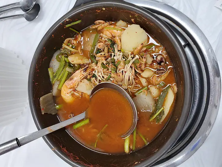 식객 허영만 백반기행 177회 윤소이 편 새우탕 메기 매운탕 메기탕 합천 맛집 소개