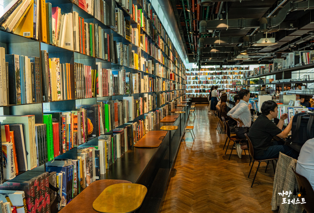 테라로사 포스코센터점 인테리어