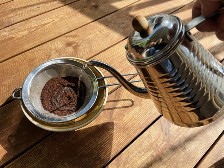 화려하거나 고가의 장비 없이 간편하게 즐기는 커피