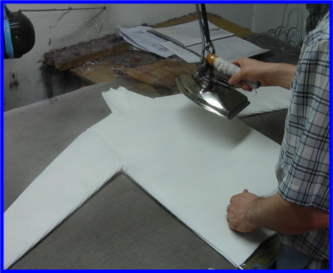 스웨터 아이롱 마무리 단계