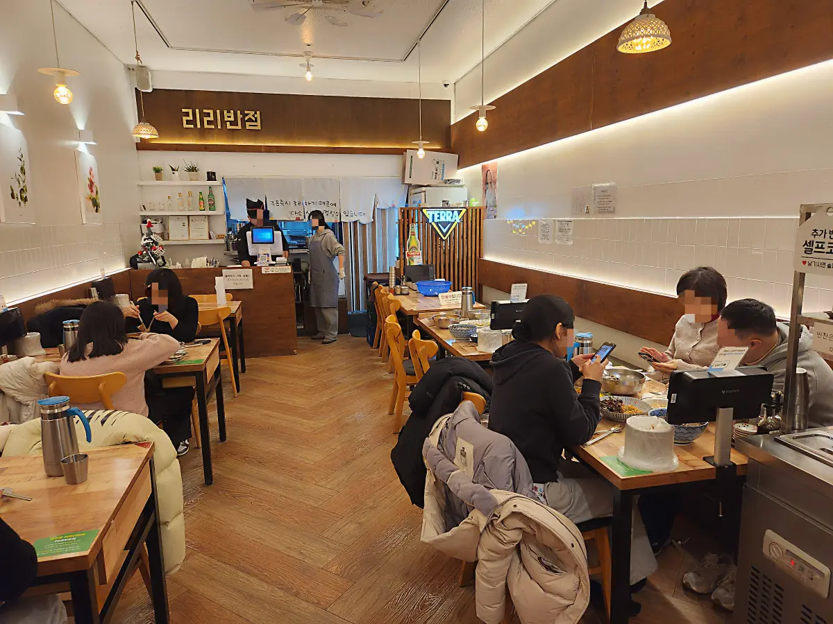 마곡-중식-맛집-리리반점-깔끔하고-쾌적한-매장-인테리어