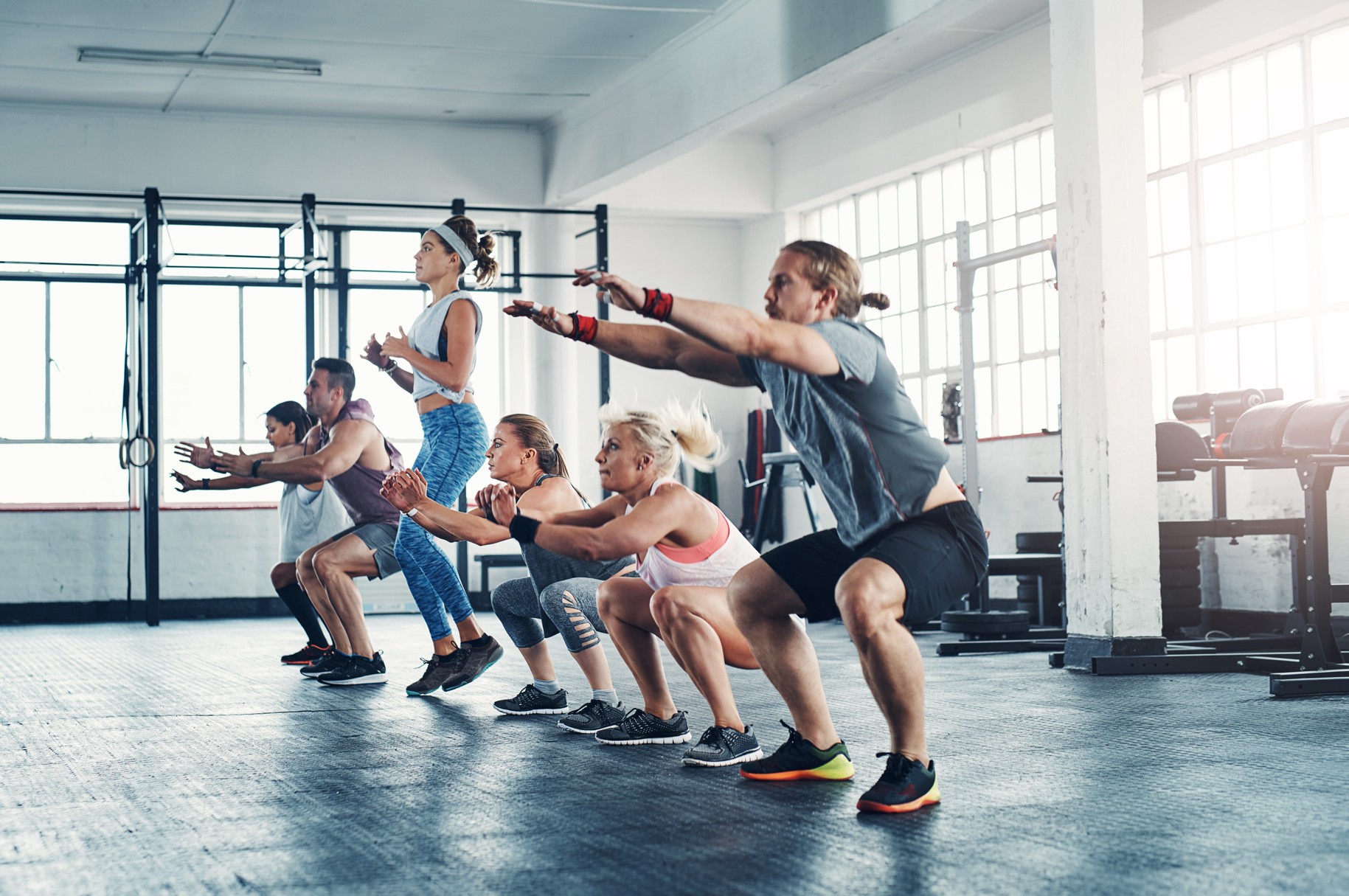 스쿼트는 전신을 사용하는 복합 운동이다