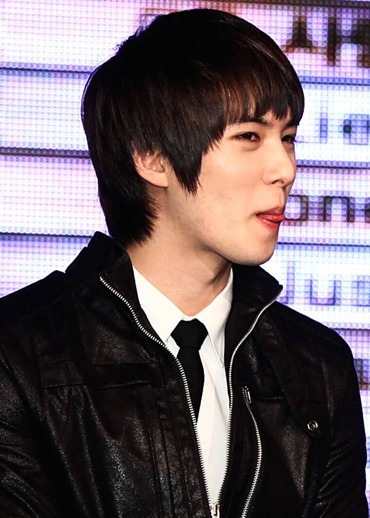 씨엔블루-출신-이종현