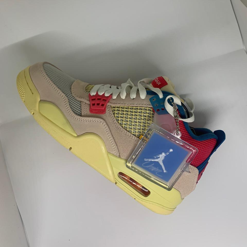 조던 4 구아바 아이스