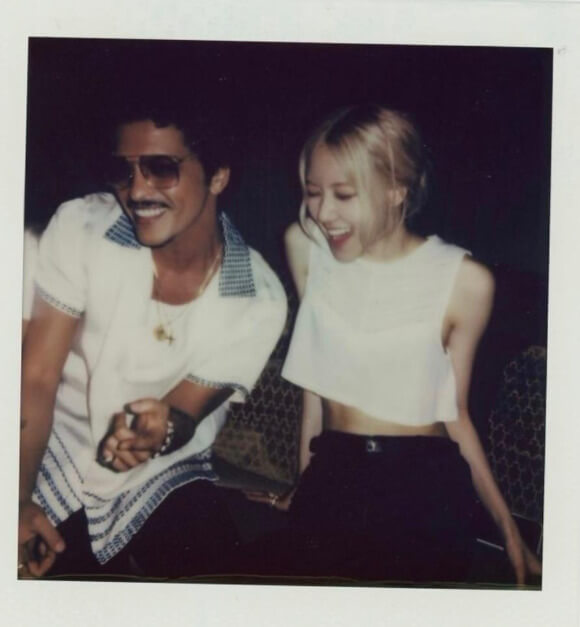 로제 아파트 (APT)
로제 브루노 마스 협업
K팝 글로벌 인기
로제 퍼펙트 올킬
스포티파이 글로벌 차트 1위
영국 오피셜 싱글 차트
아파트 해외 반응
아파트 외신 반응
한국어 발음 APATEU
K팝 인기 요인
아파트 음원 성과
로제 뮤직비디오 조회수
NME 로제 아파트 평가
빌보드 로제 평가
롤링스톤 로제 평가
아파트 중독성
아파트 음원 차트 성적
K팝 차트 성과