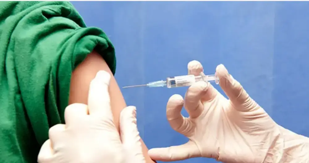 백신주사-맞는장면