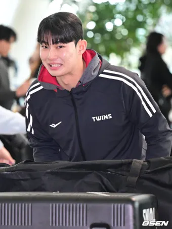 LG 신인 김영우 엘지 김영우 선수 전력 홈런 루키_5