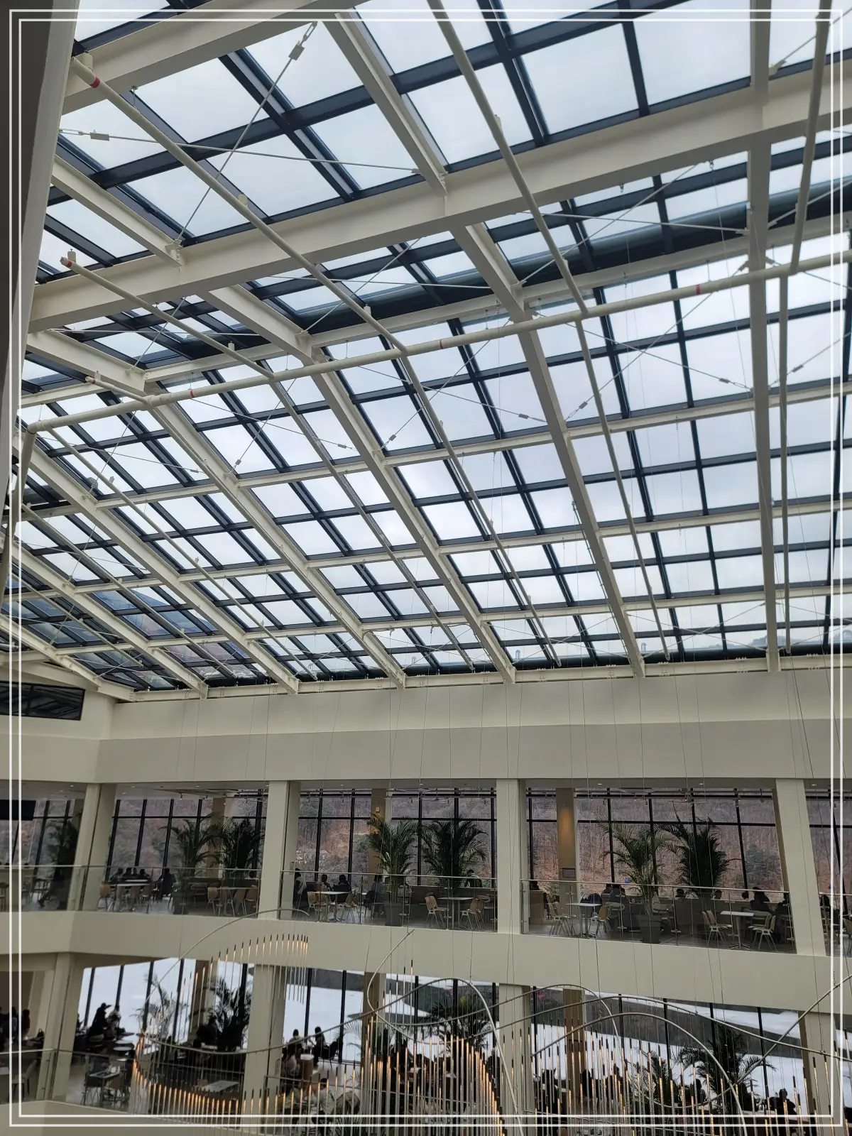 후탄-3층-유리-천장