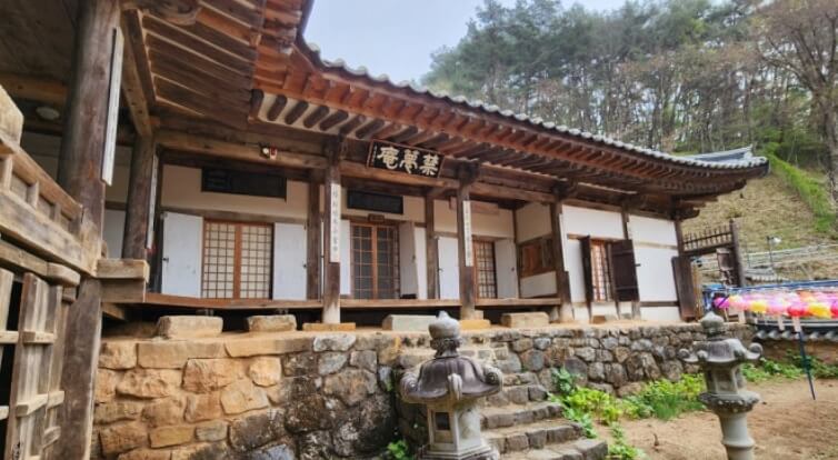 영월 금몽암 : 단종이 금중에서 꿈을 꾸고 창건 산중 고요 속에서 마주하는 수행의 공간