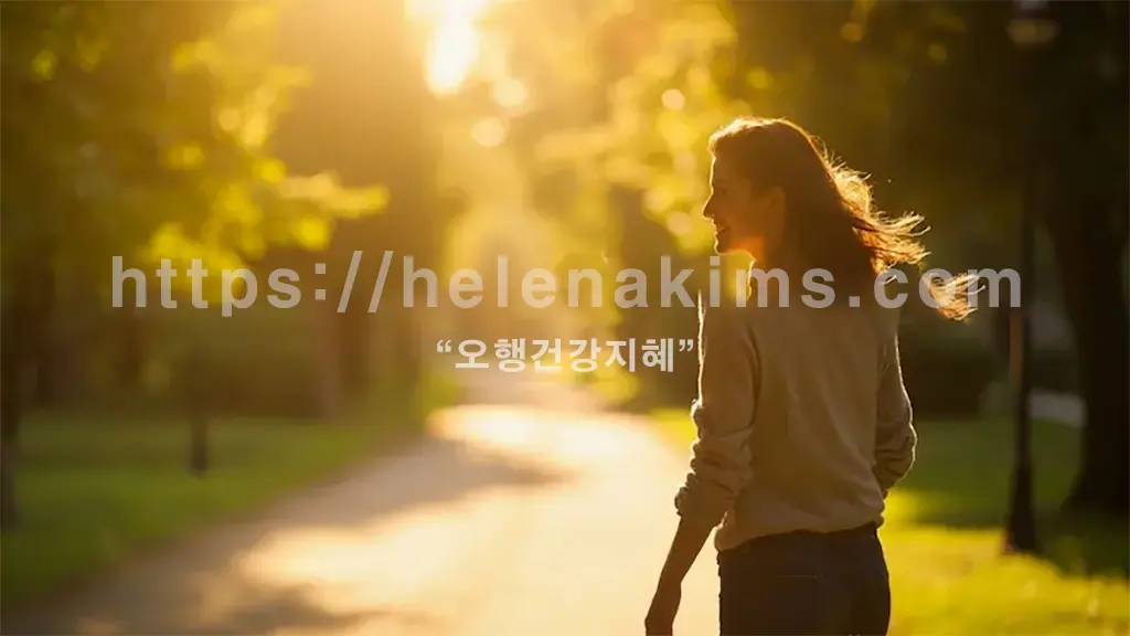 아침 햇살을 받으며 운동하는 여성