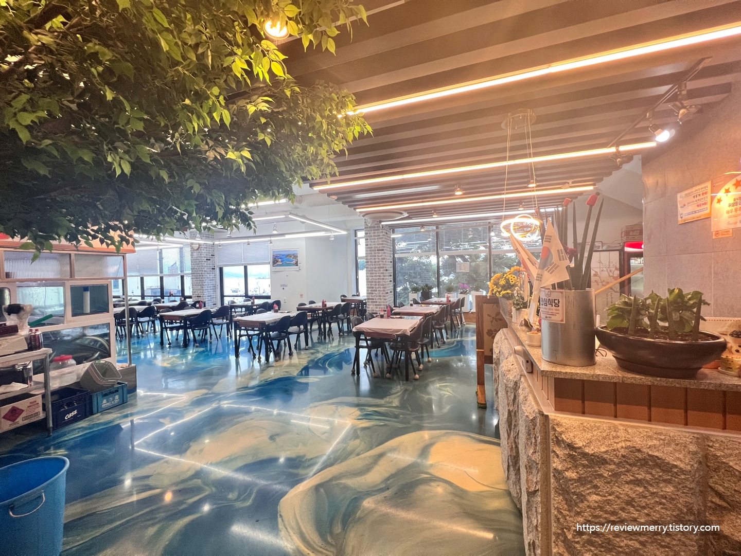 실내 입구 사진