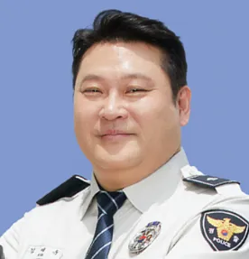 김대욱