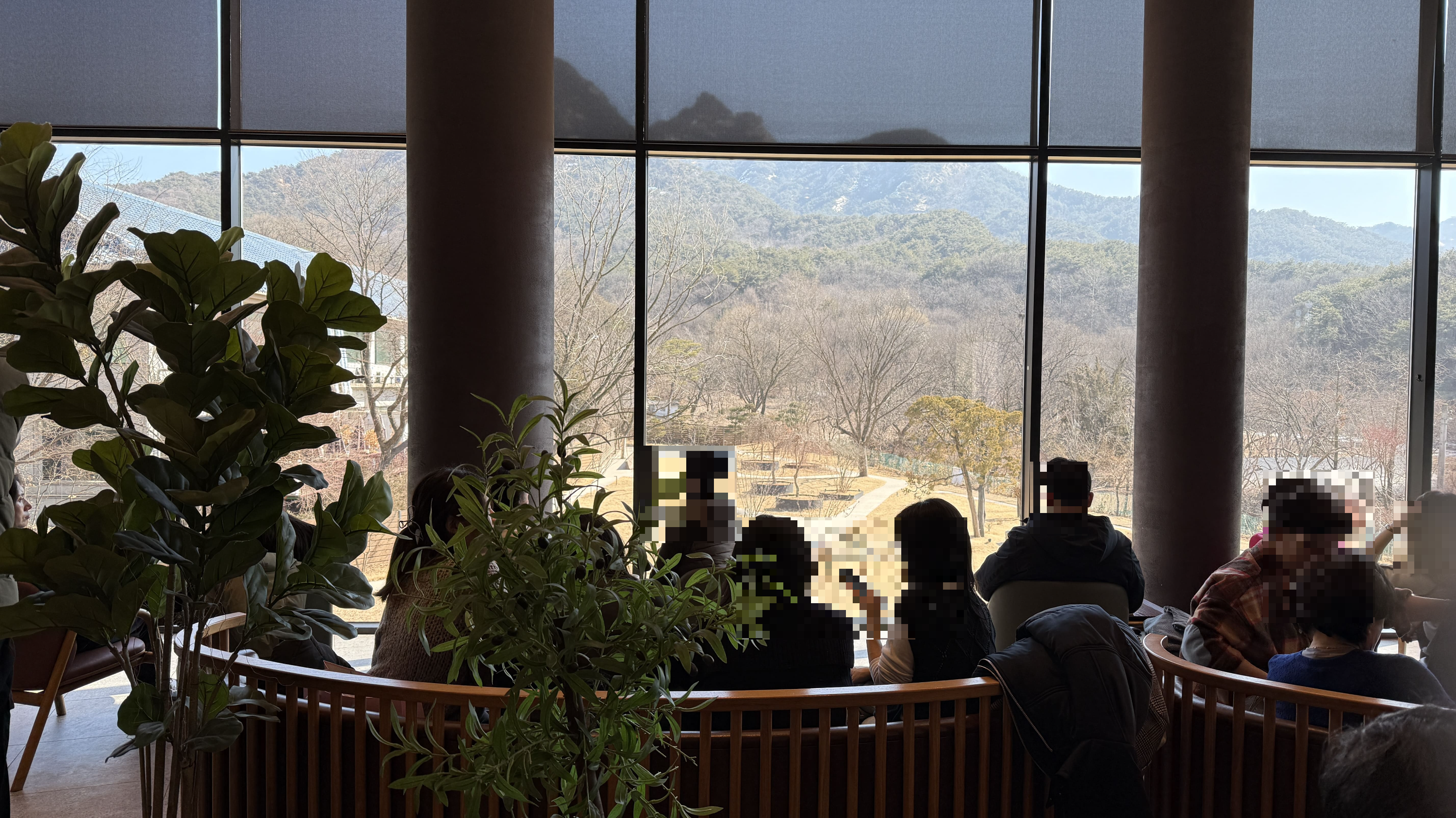 더북한산 스타벅스